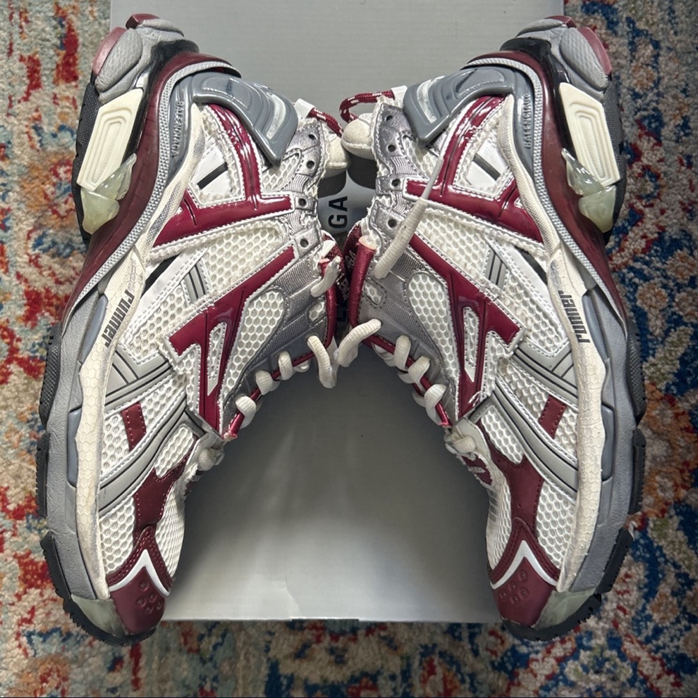 Balenciaga Runner - Picture 2 of 2